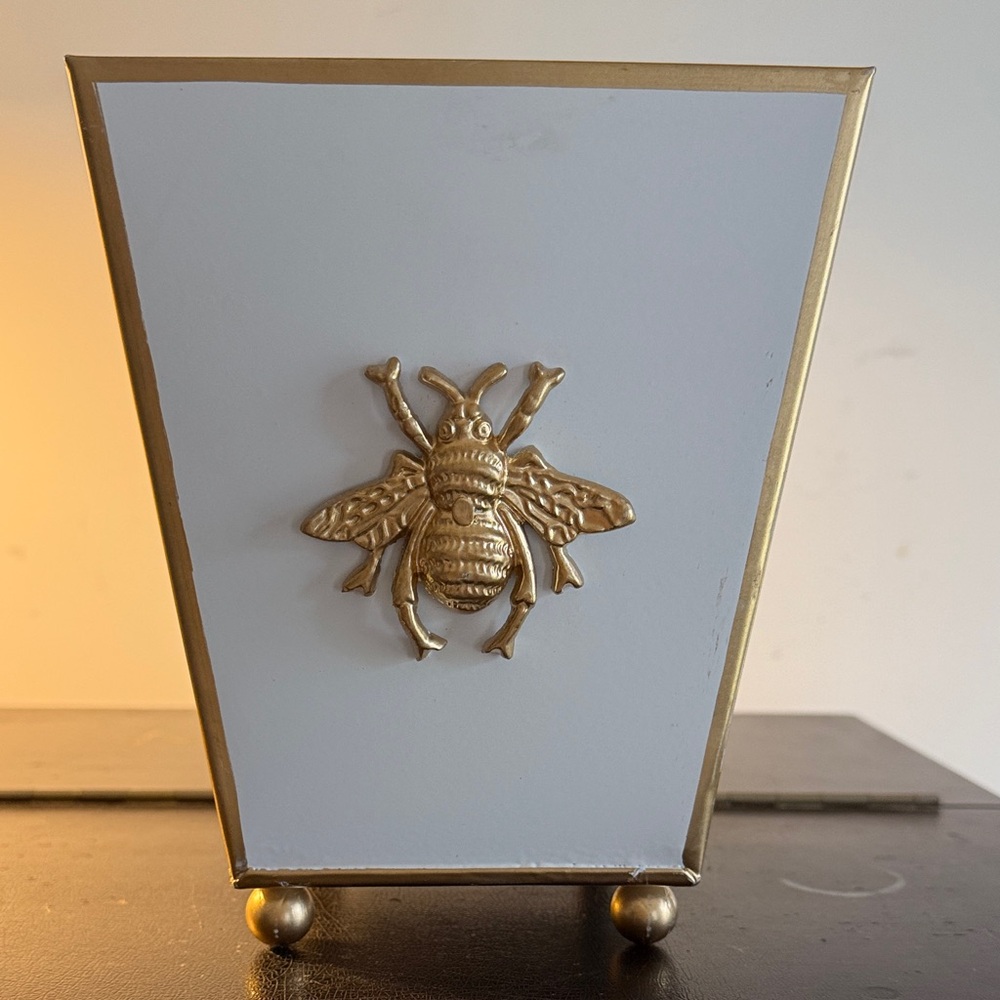 Regency Bee Square Cachpot Metal Planter